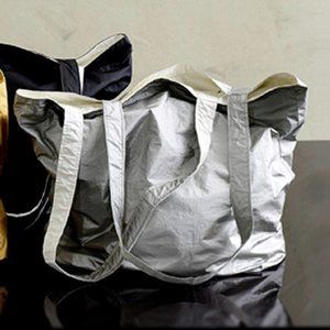 (NEW) Veregoods Reversible Silver/White Tote